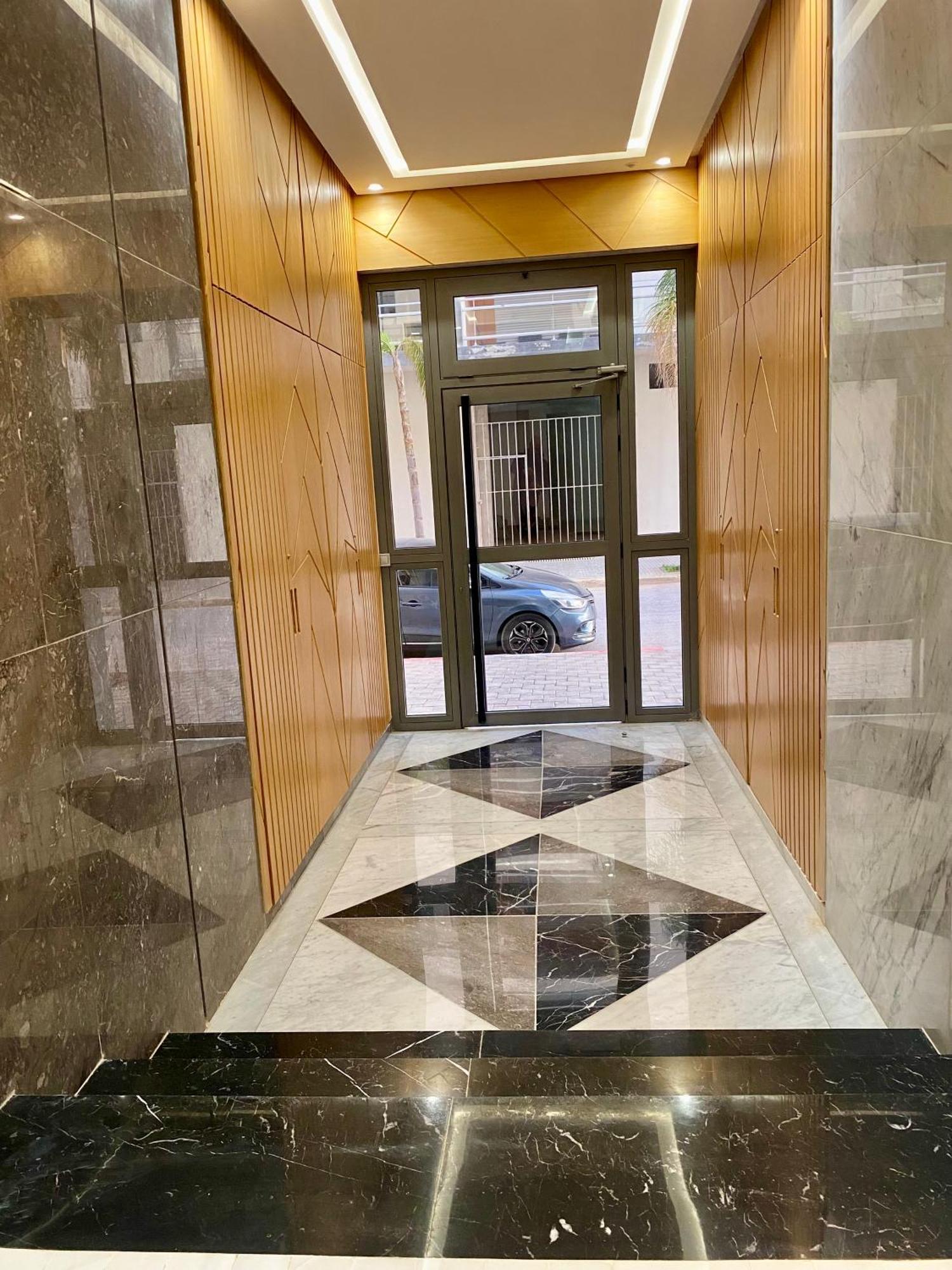 Elegance En 40 Metres Nouaceur Apartment Luaran gambar